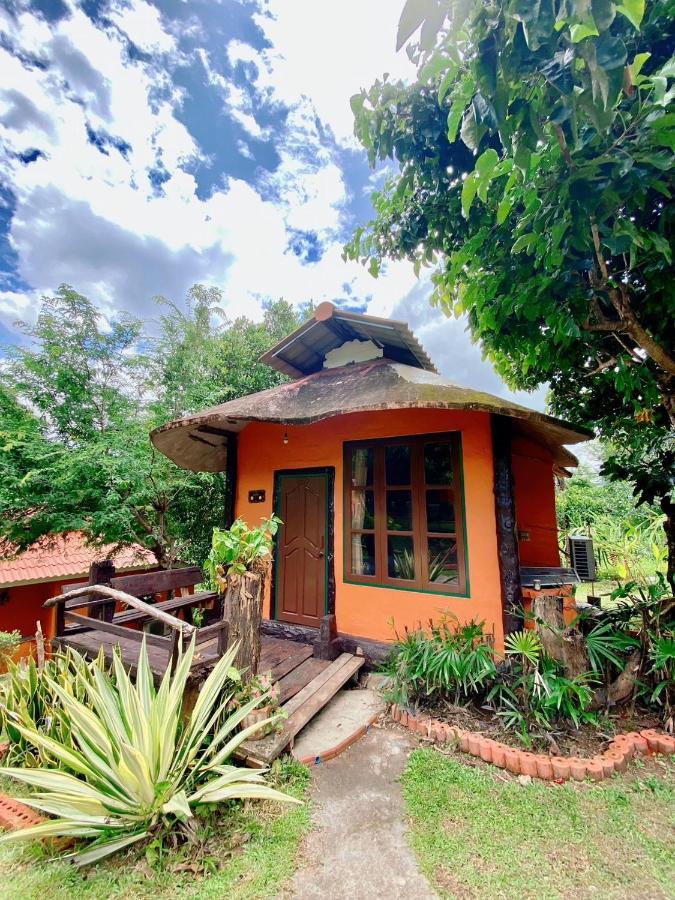 Baanphuthadol Hotel Mae Hong Son Exterior foto