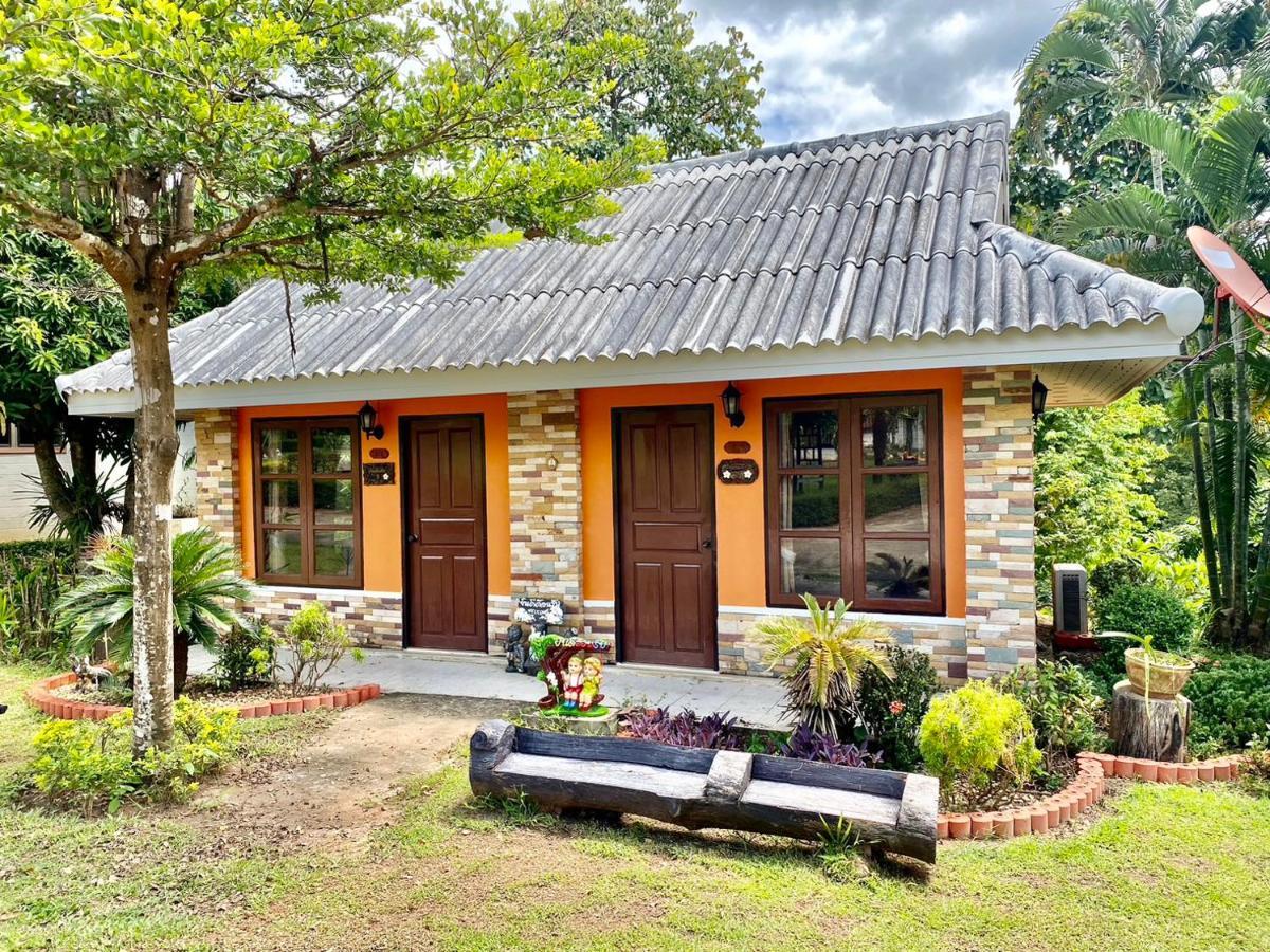 Baanphuthadol Hotel Mae Hong Son Exterior foto