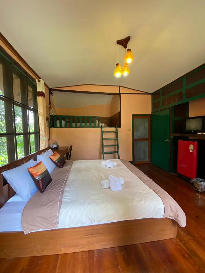 Baanphuthadol Hotel Mae Hong Son Exterior foto