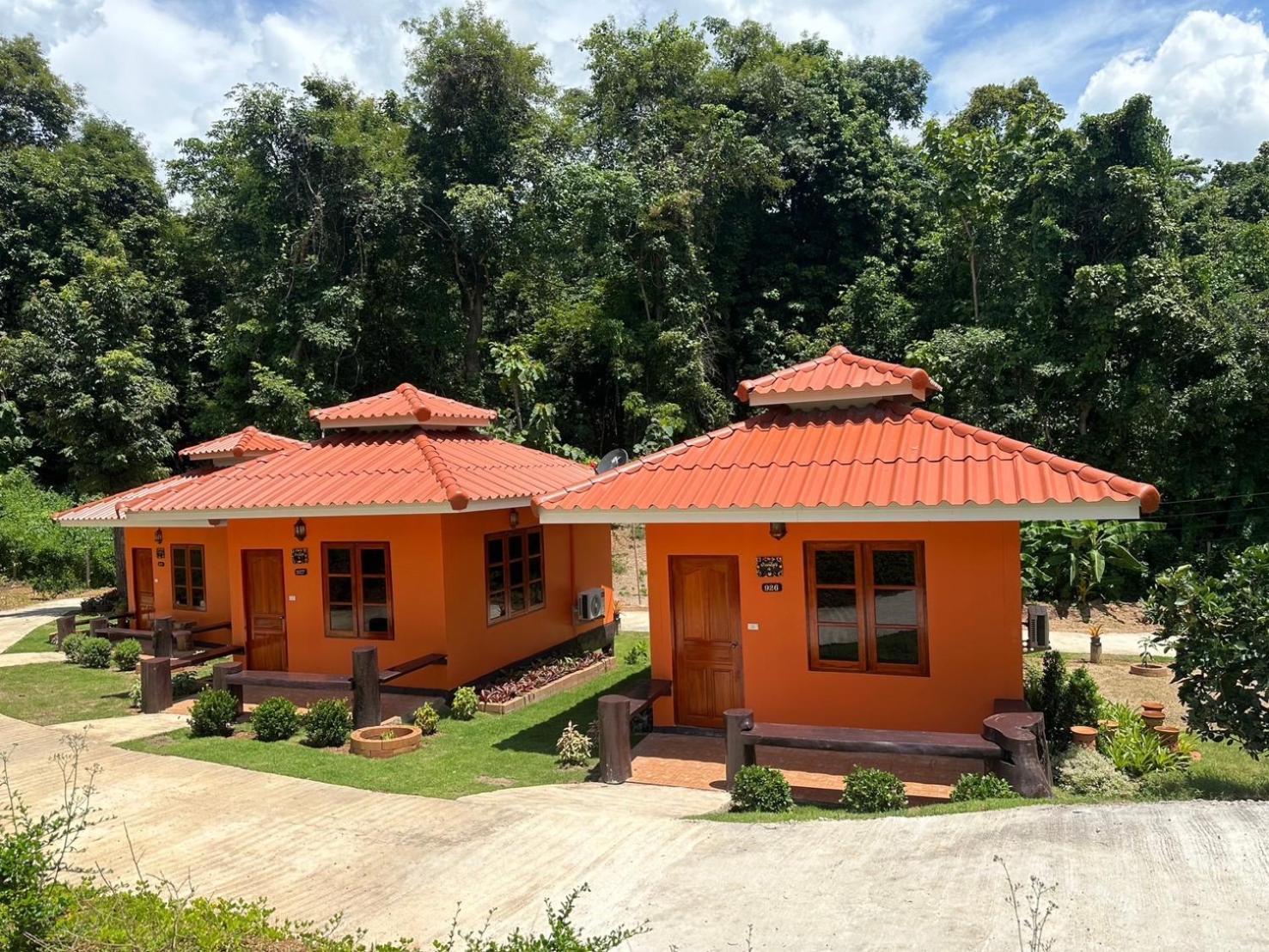 Baanphuthadol Hotel Mae Hong Son Exterior foto