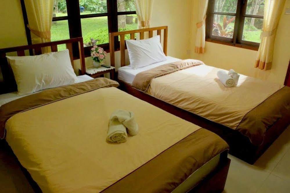Baanphuthadol Hotel Mae Hong Son Exterior foto