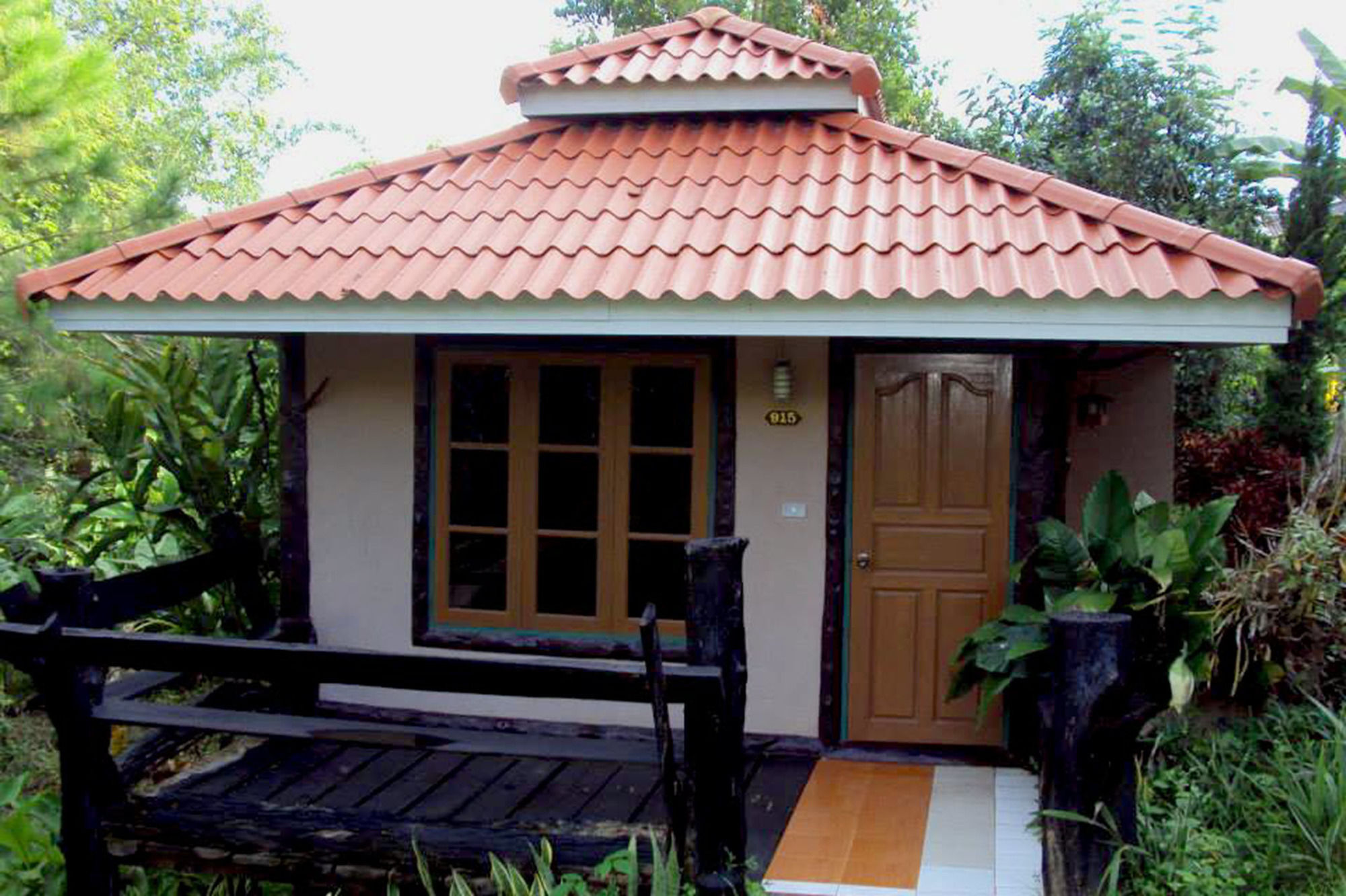 Baanphuthadol Hotel Mae Hong Son Exterior foto