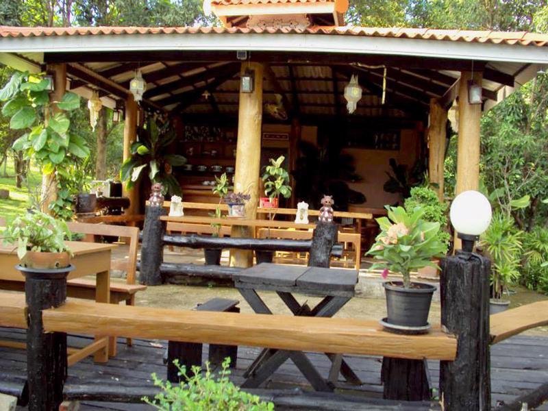 Baanphuthadol Hotel Mae Hong Son Exterior foto